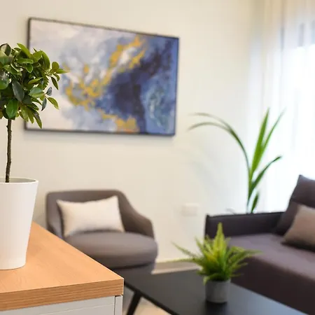Chrystal Blue Suites 1 Bedroom Zeus Apartment *